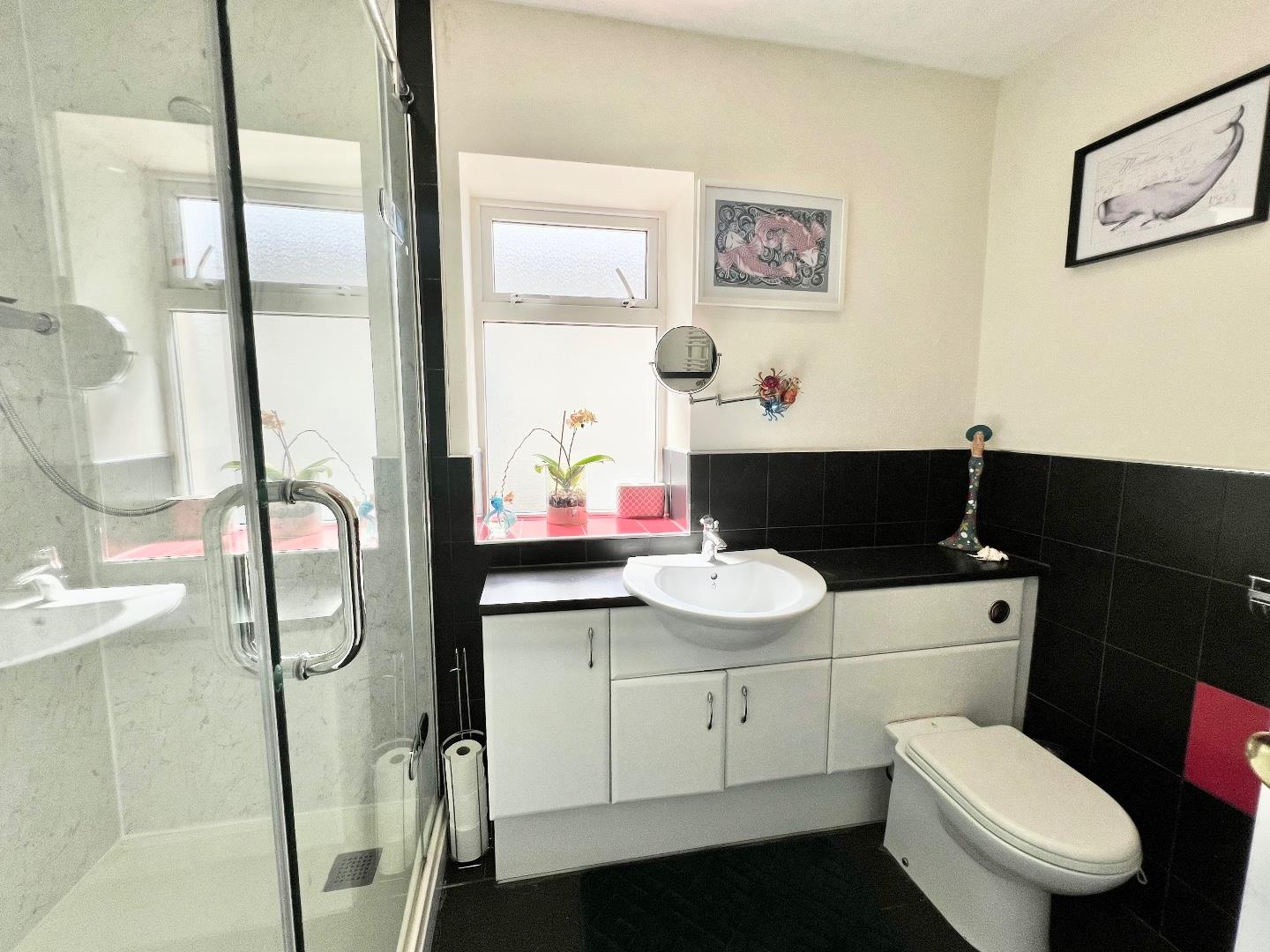 Beach Road, Porthcawl, Bridgend County Borough, CF36 5NH